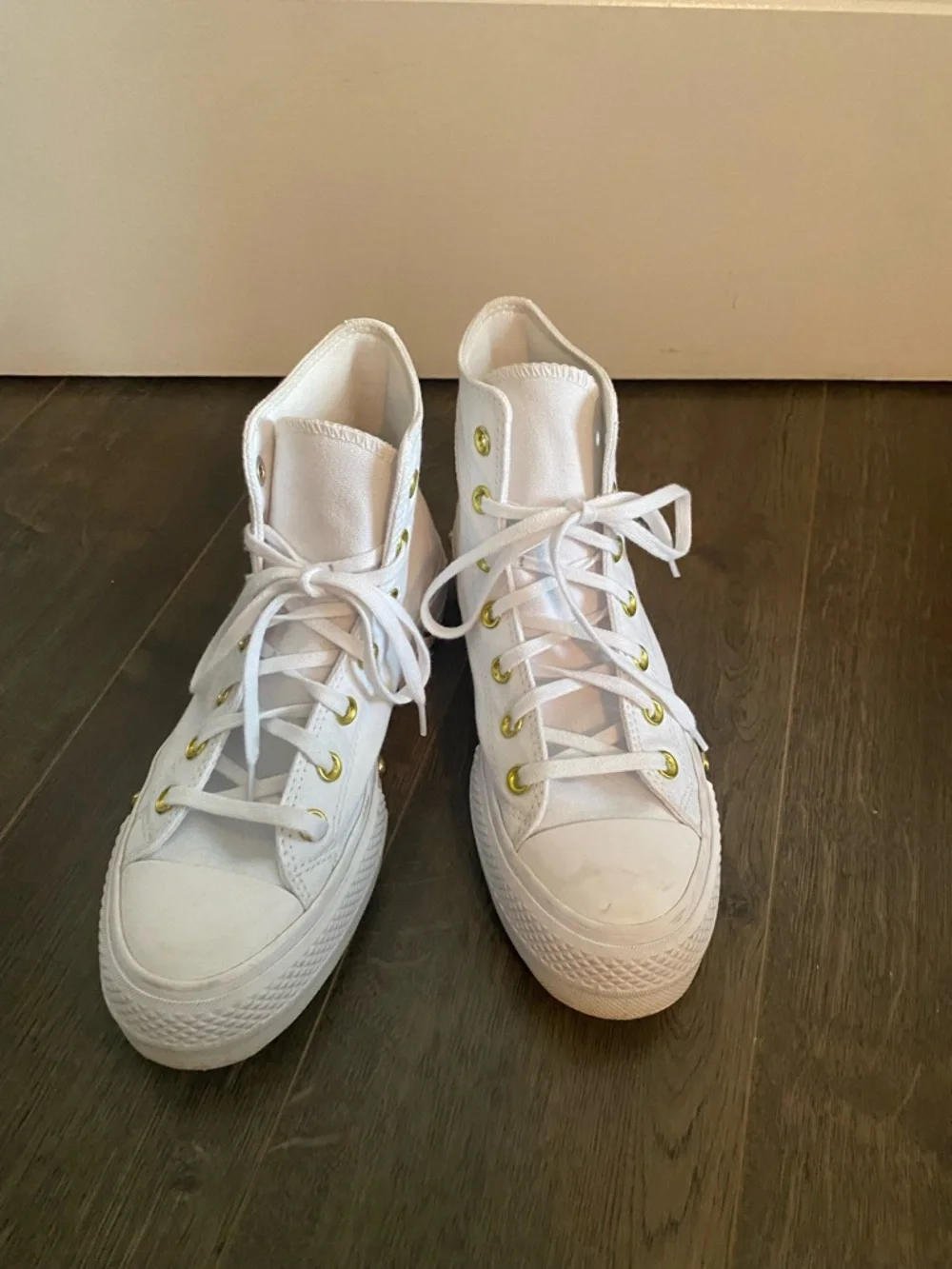 Converse shoes - Picture 10 of 16